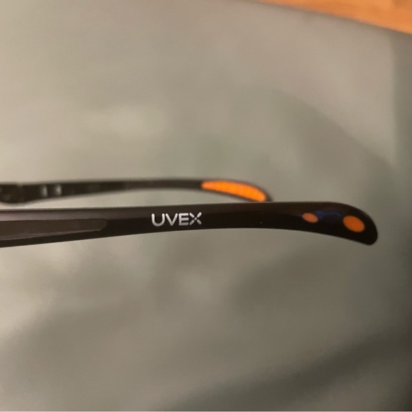 UVEX - Picture 2 of 3